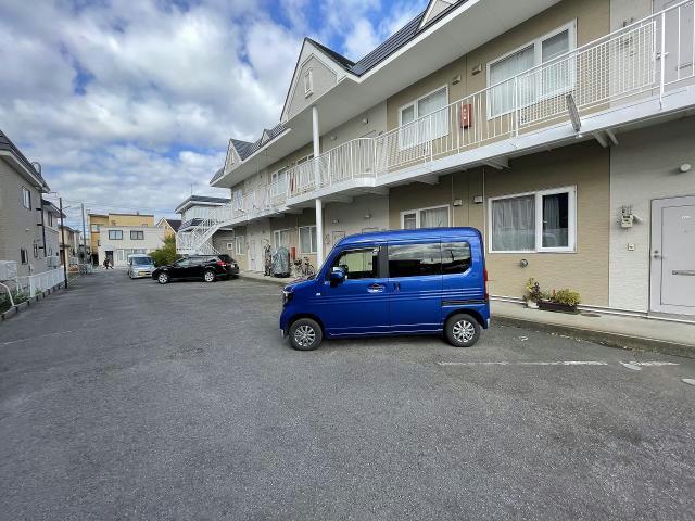 【函館市深堀町のアパートの駐車場】