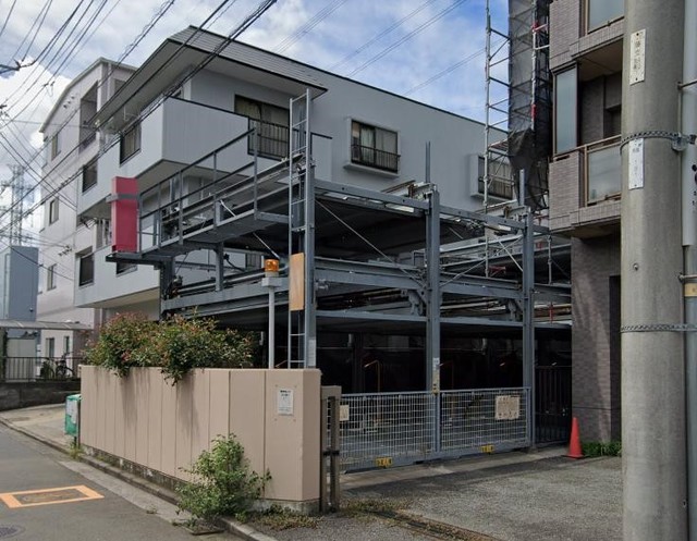 【イトーピア仲町台の駐車場】