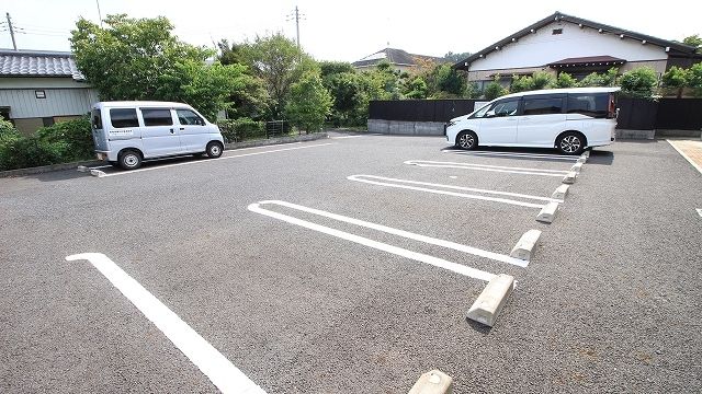 【ツインスターの駐車場】