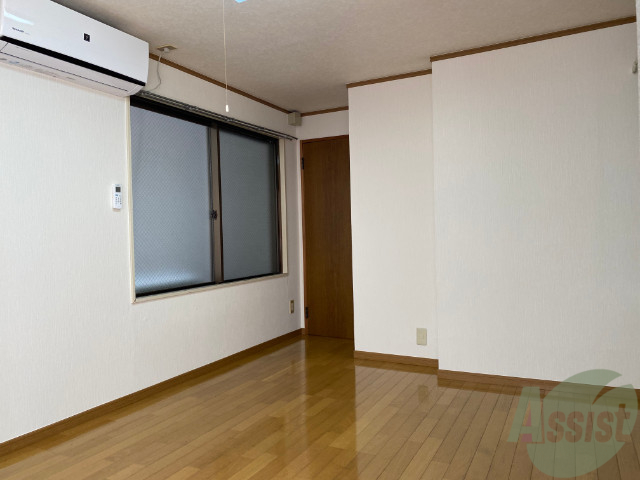 その他部屋・スペース　ベッド置いても、十分な広さがございますね。