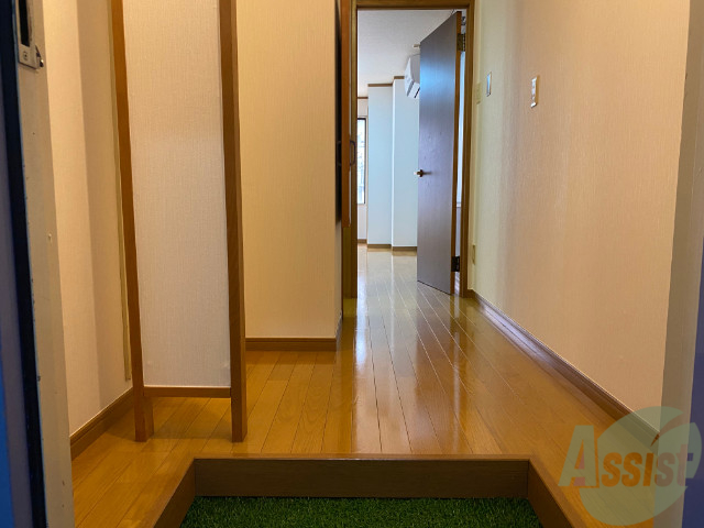 玄関　玄関周りも、広くて使いやすそうな雰囲気ですね。