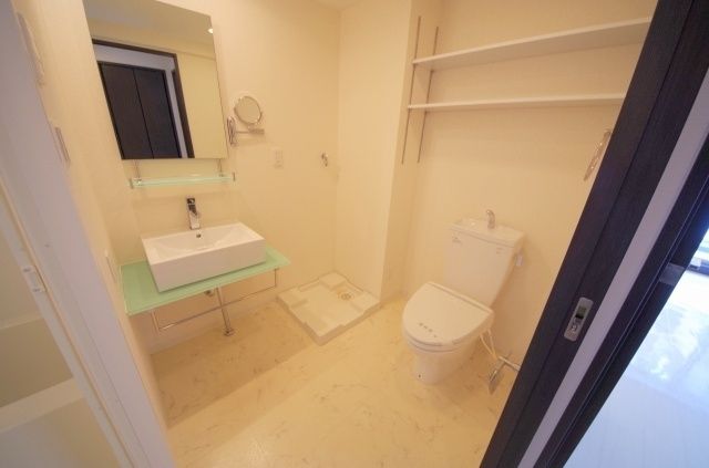 洗面設備　デイグラン鶴見　大阪市鶴見区鶴見　1K