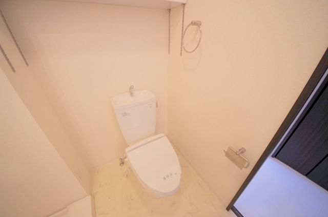 トイレ　デイグラン鶴見　大阪市鶴見区鶴見　1K