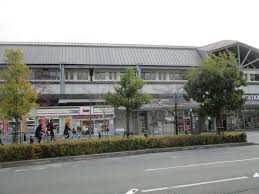 コンビニ　デイリーヤマザキ JR花園駅前店（コンビニ）まで250m