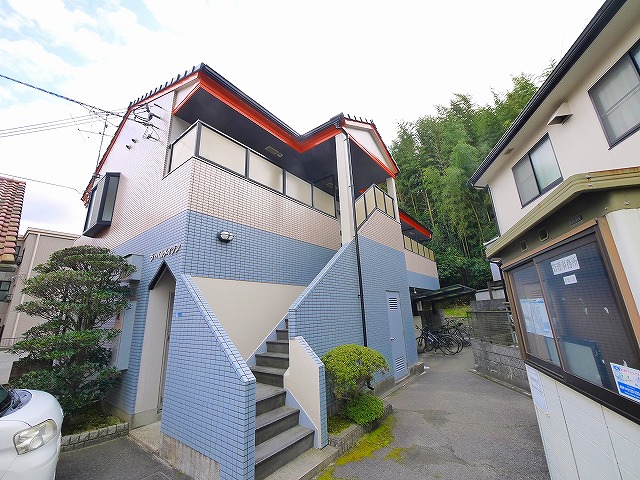 建物外観　落ち着いた雰囲気の外観です