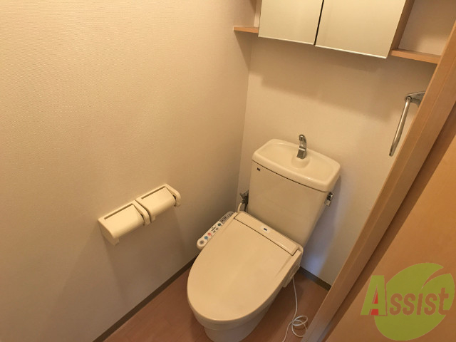 トイレ　ウォシュレット付。オシリに優しい設備です。