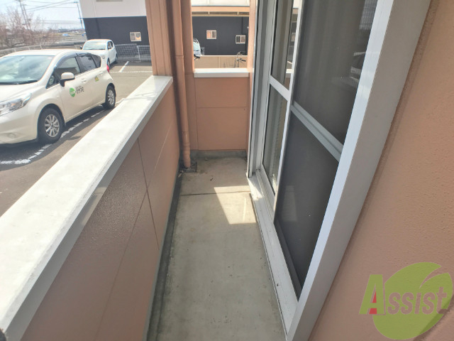 バルコニー　バルコニーです。天気のいい日はお洗濯を。