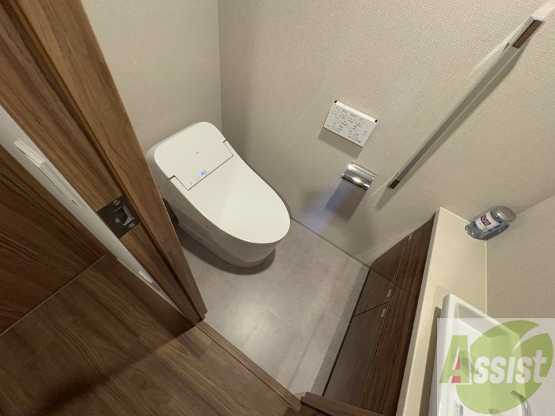 トイレ　シャワートイレになっているので快適です！