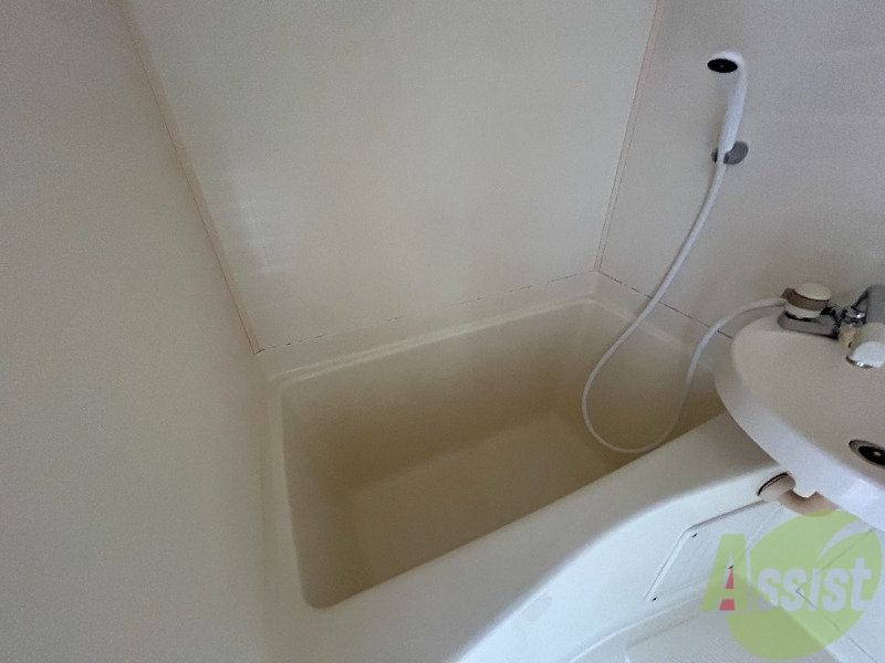 バス・シャワールーム　こちらは浴室です。１日の疲れを癒しましょう。