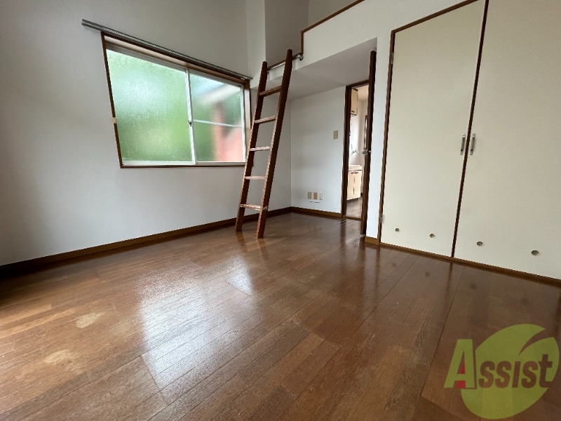 居室・リビング　こちらは洋室です。広々としていて明るい印象がありますね。