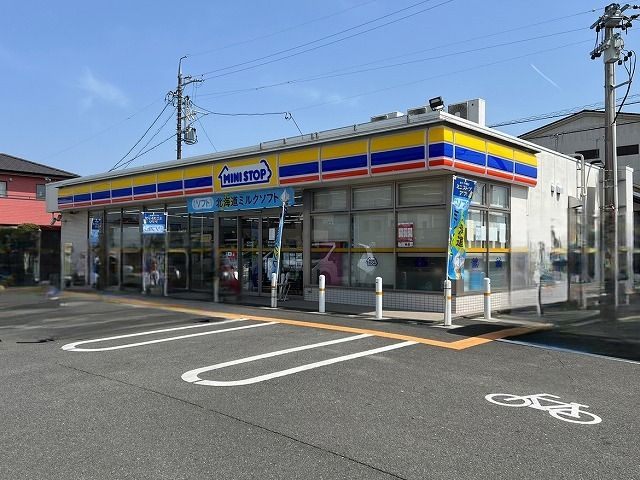 コンビニ　ミニストップ　藤枝駅北店（コンビニ）まで600m
