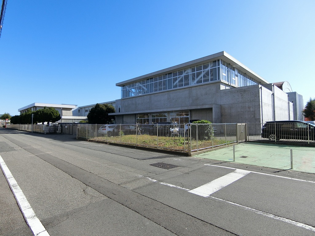 中学校　国立福井大学教育学部附属義務教育学校（中学校）まで191m