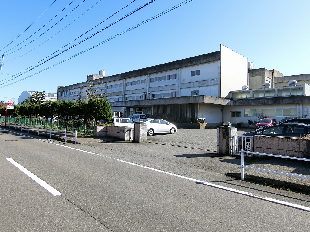 小学校　福井市立明新小学校（小学校）まで742m