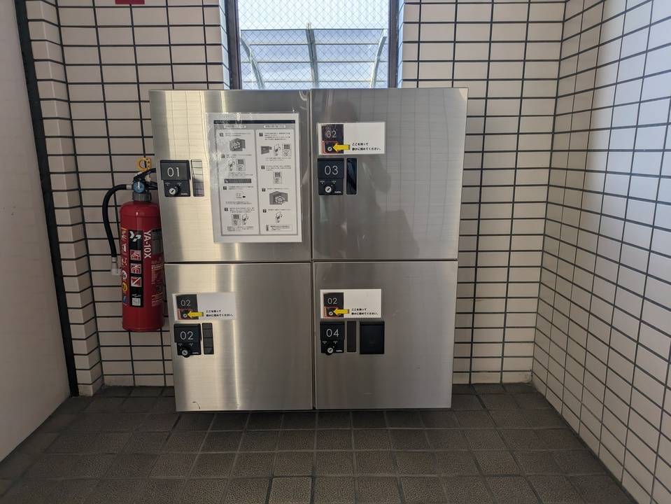 エントランス　宅配ボックス