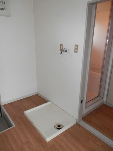 その他設備　室内洗濯機置場。