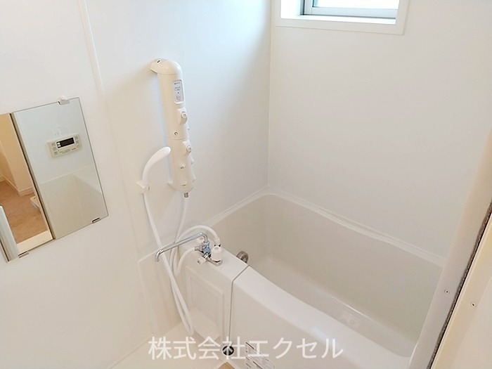 バス・シャワールーム　追い焚き機能付きです。