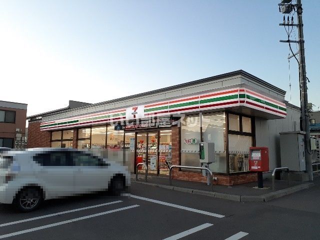 コンビニ　セブンイレブン苫小牧末広店（コンビニ）まで406m