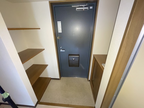 玄関　※別号室のお写真です