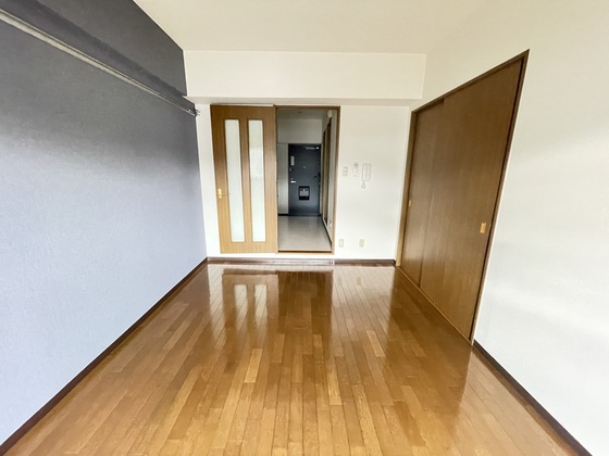 居室・リビング　※別号室のお写真です