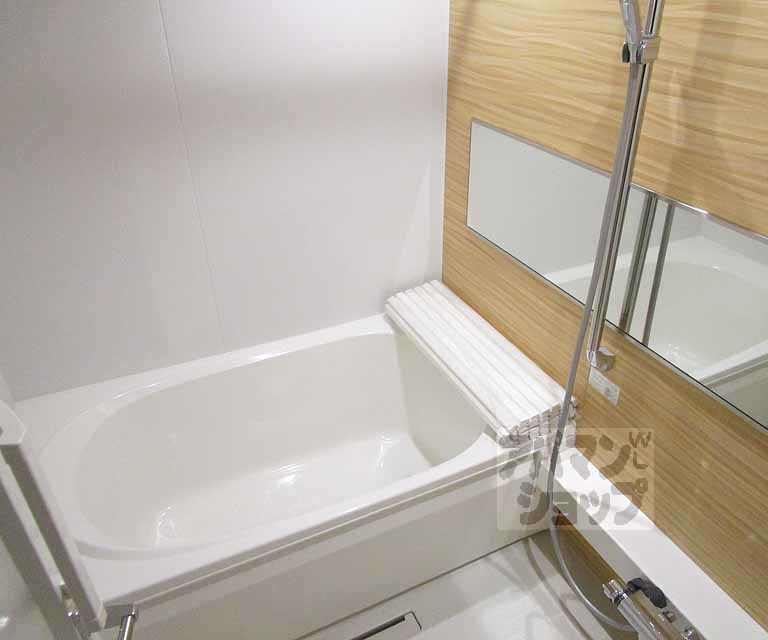 バス・シャワールーム　３０５号室の写真です。