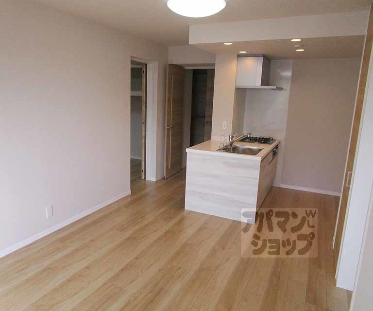 居室・リビング　３０５号室の写真です。