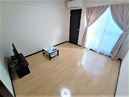 居室・リビング　家電・家具付きのお部屋です。