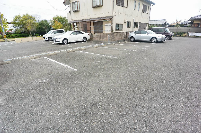 駐車場　駐車場