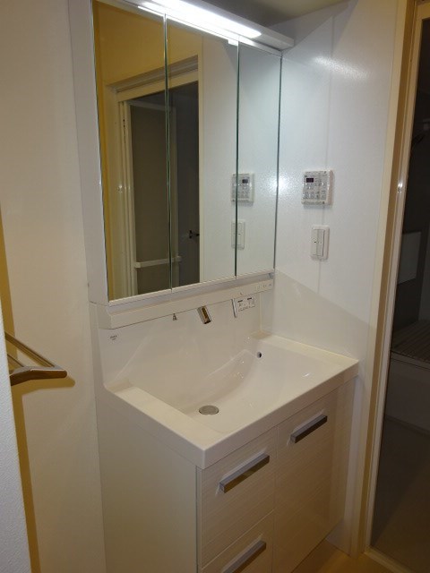 洗面設備　※別部屋参考写真です。