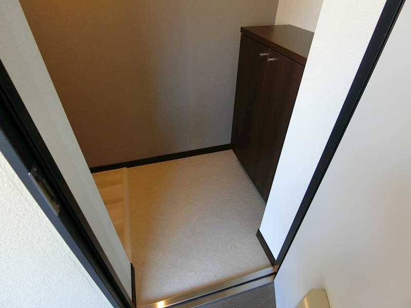 玄関　同型タイプ（反転）