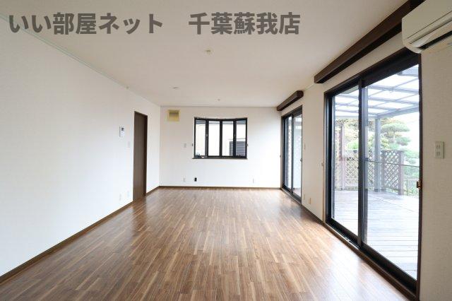 居室・リビング　ゆったり過ごせる居間です