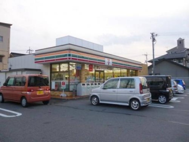 コンビニ　セブンイレブン広島川内2丁目店（コンビニ）まで428m