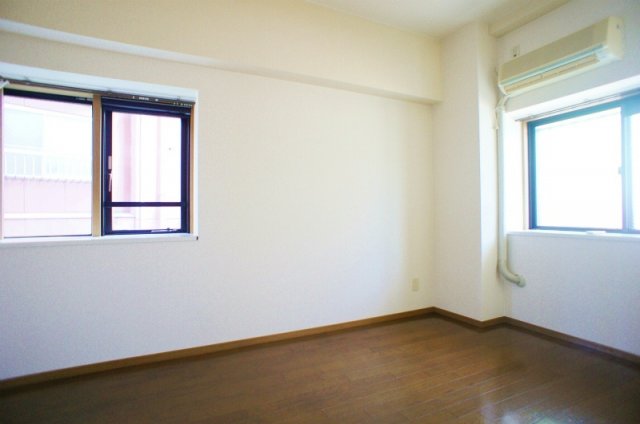 居室・リビング　ゆったりした洋室です