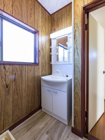 洗面設備　リフォーム済み洗面台