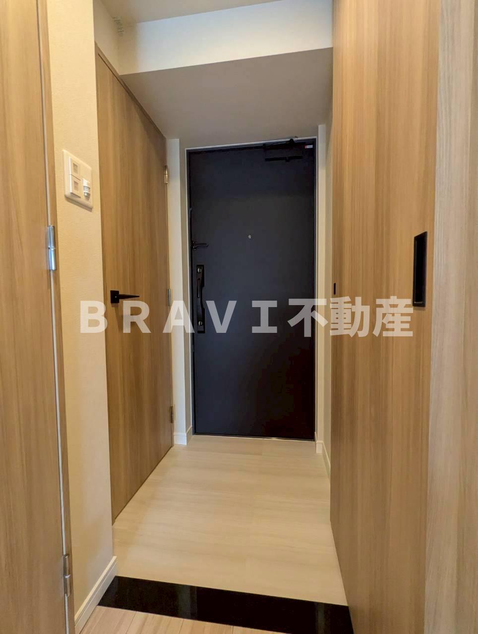 玄関　シューズインクローゼット付きの玄関