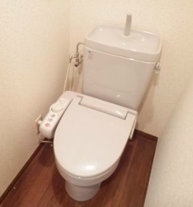 トイレ　写真は別号室です。現況優先になります。