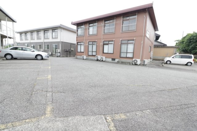 駐車場　駐車場完備です