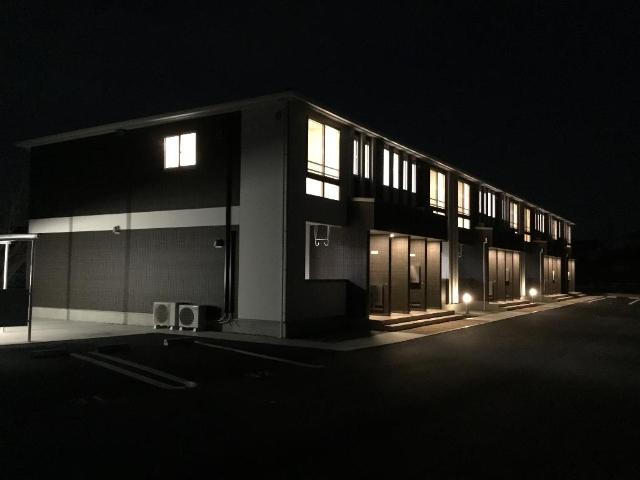 建物外観　外観写真（夜）