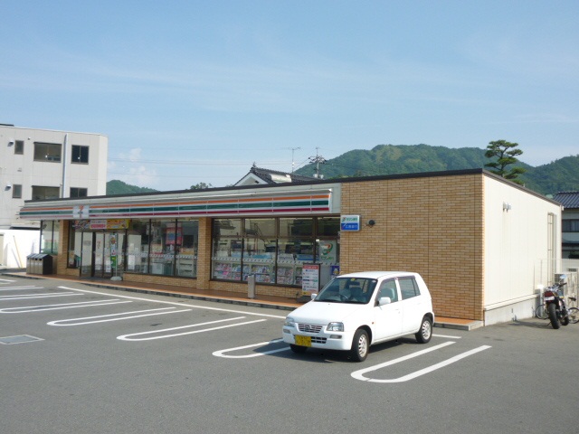 コンビニ　セブンイレブン（コンビニ）まで312m