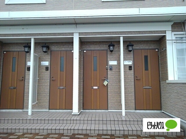 ファミーユ古里 Bの外観写真