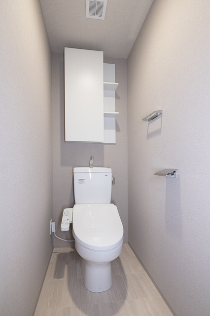 トイレ　※写真は同タイプ住戸です。