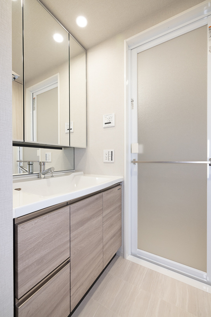 洗面設備　※写真は同タイプ住戸です。