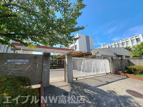 小学校　高松市立太田南小学校（小学校）まで907m