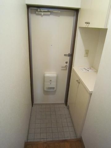 玄関　★下駄箱付き玄関★