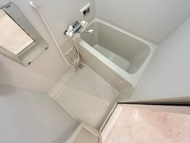 バス・シャワールーム　お風呂です