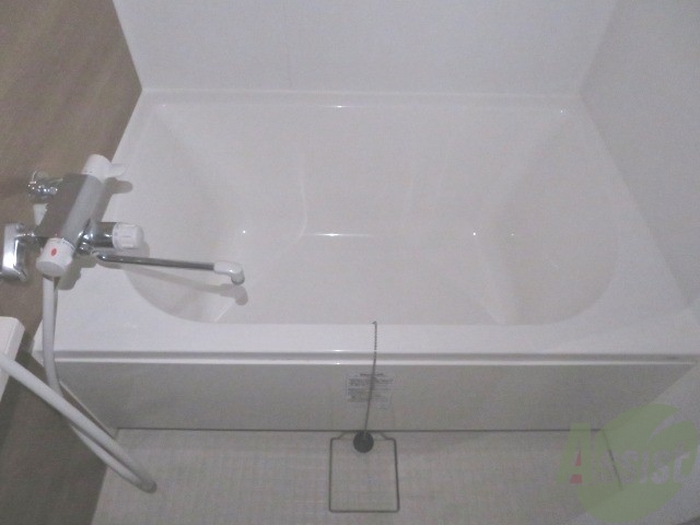 バス・シャワールーム　バスルームはこちらです。広々としてゆったり休めます。