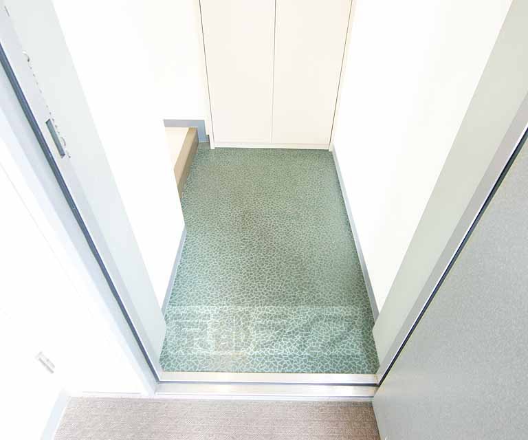 玄関　広めの玄関です。