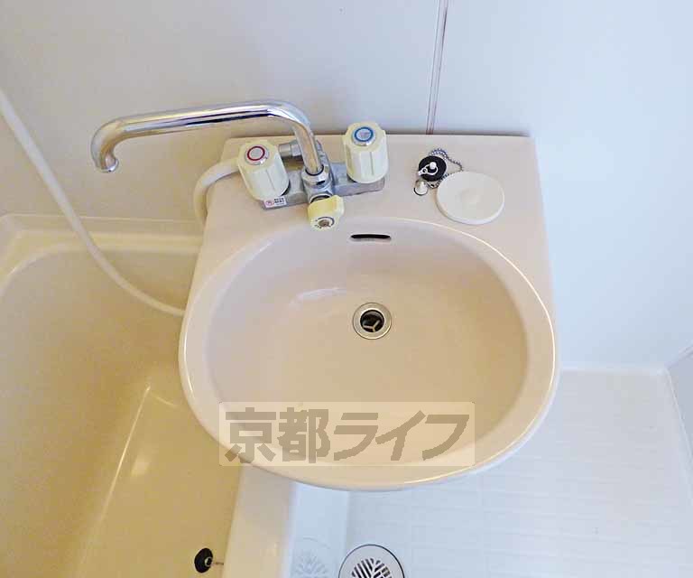 洗面設備　綺麗な洗面です。