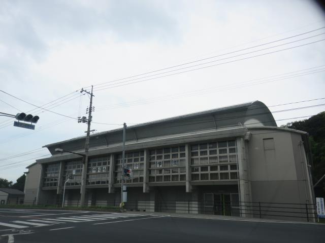 小学校　八雲小学校（小学校）まで452m