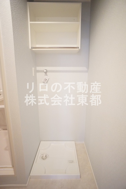 その他　洗濯機置き場は室内にあるので雨に濡れる心配はありません。