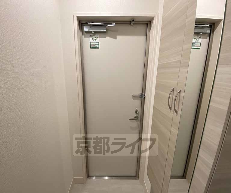 バルコニー　靴収納付きの玄関